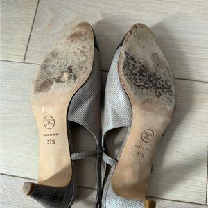 CHANEL Silver-Tone Textured Leather Slingbacks